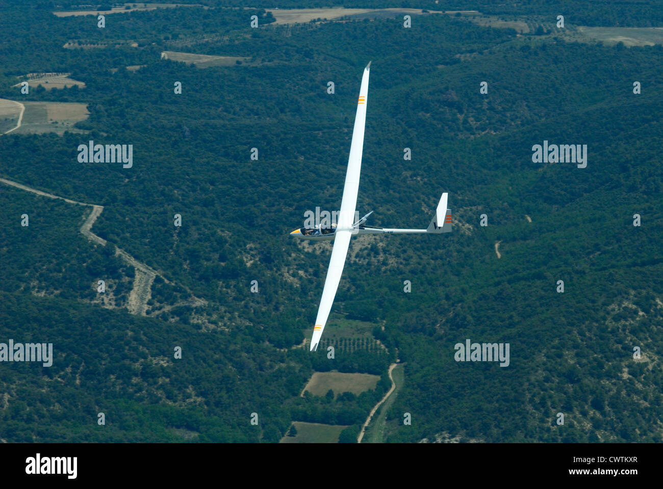 Glider plane ASH25Mi with retractile propeller motor system flying