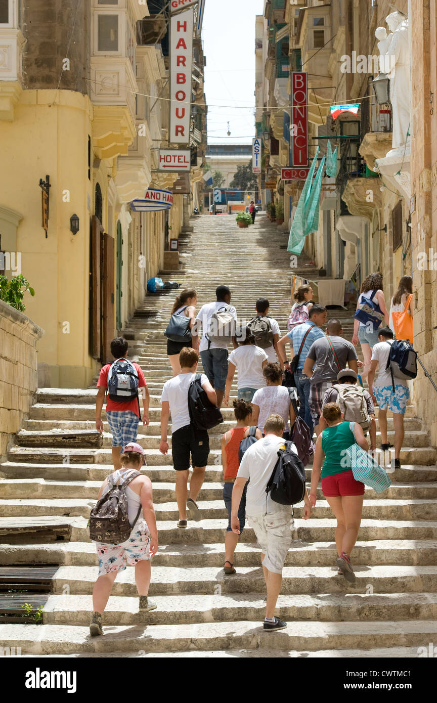 Valetta Step Malta Valletta where a group of students climb backstreet steps Stock ...