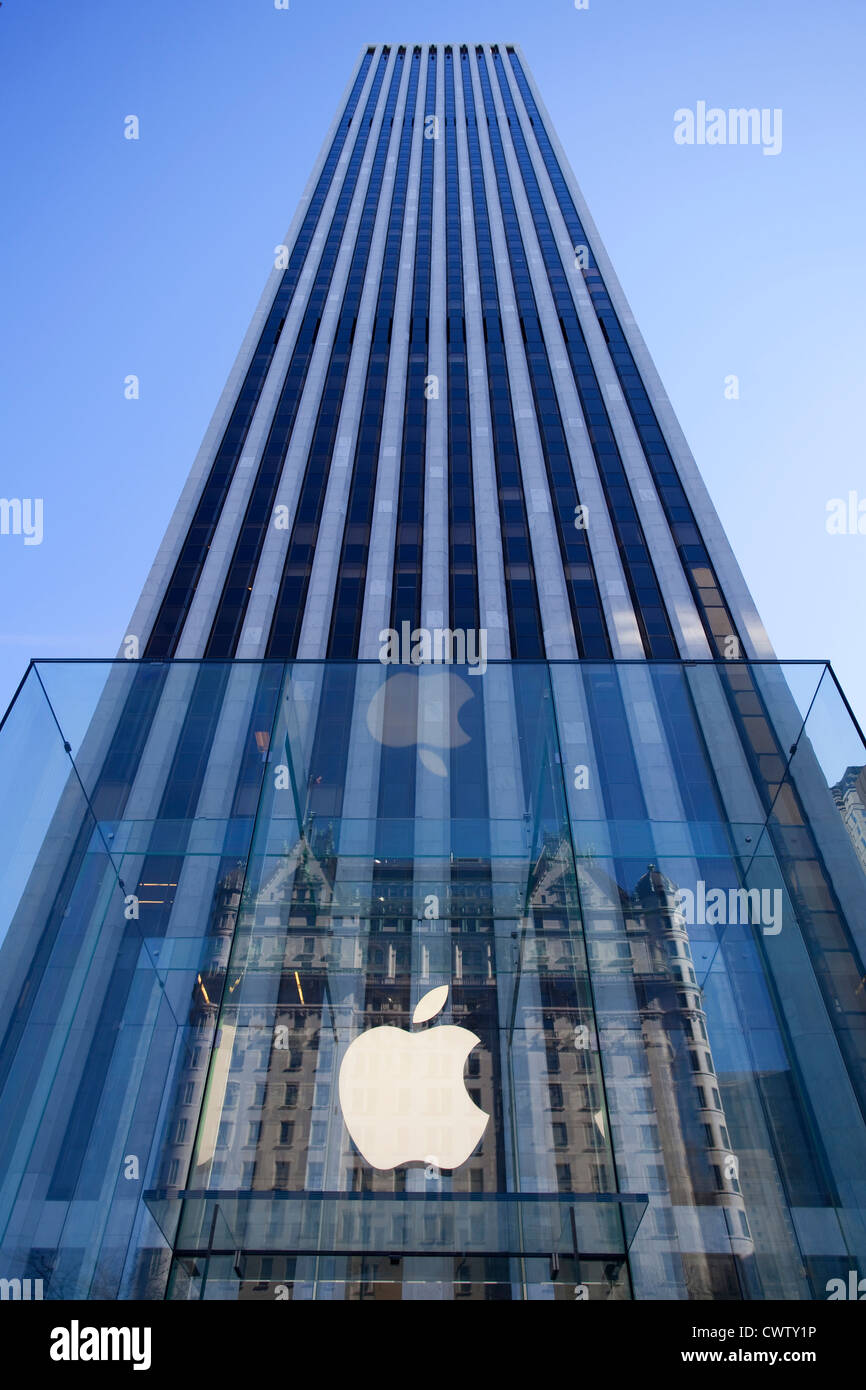 Apple Store in Manhattan, New York City, USA Editorial Stock Image - Image  of company, district: 149293529