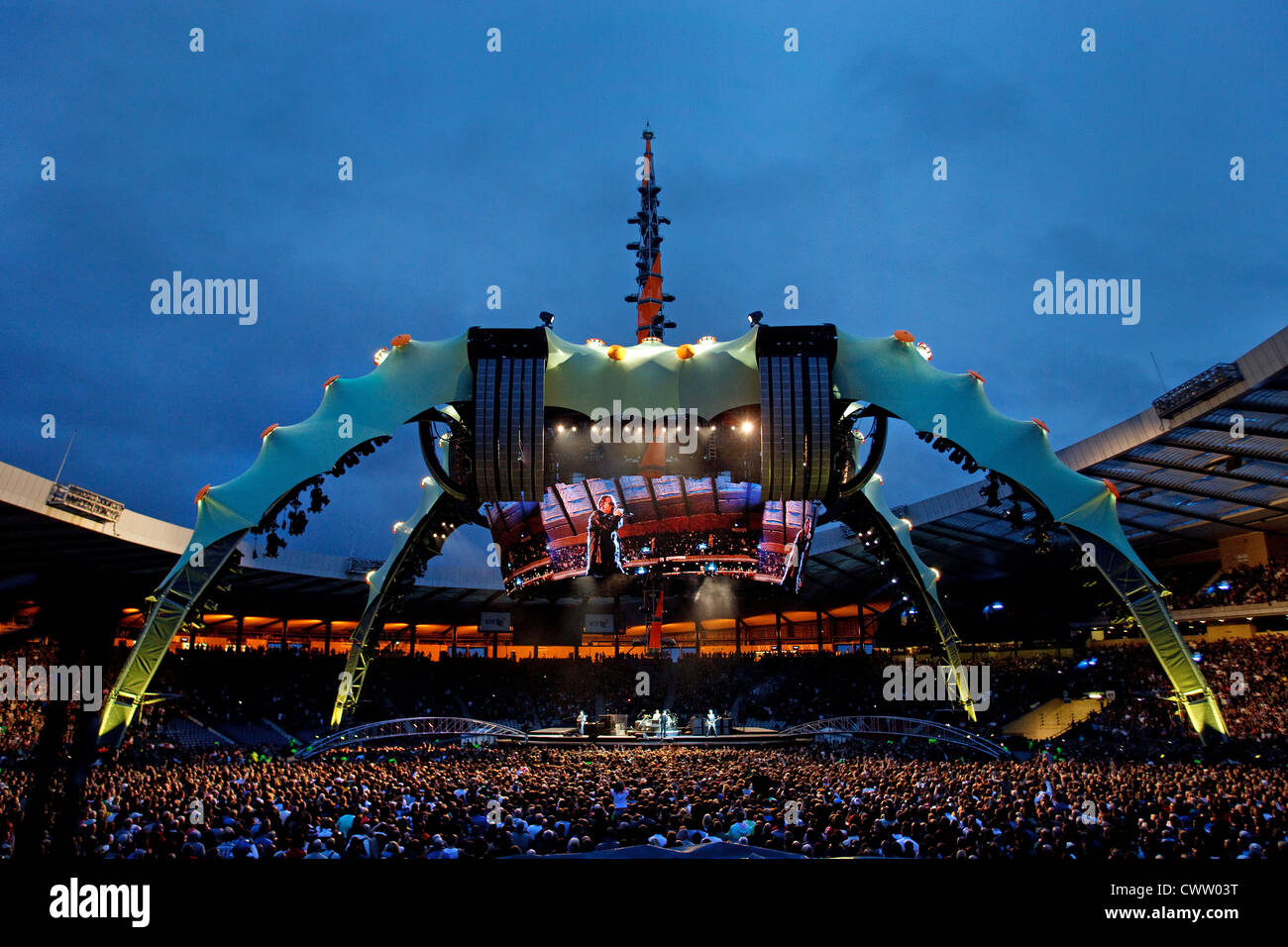 A general view of 'The Claw' - The U2 360° Tour at Hampden Park, Glasgow, Scotland. Stock Photo