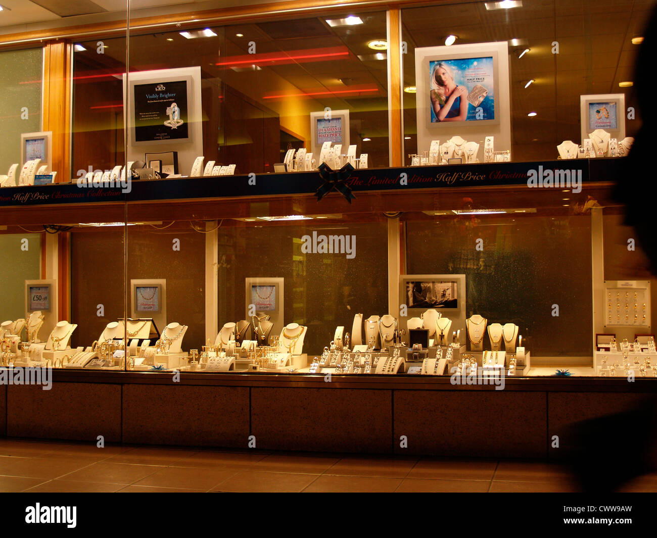 Jewellers hires stock photography and images Alamy