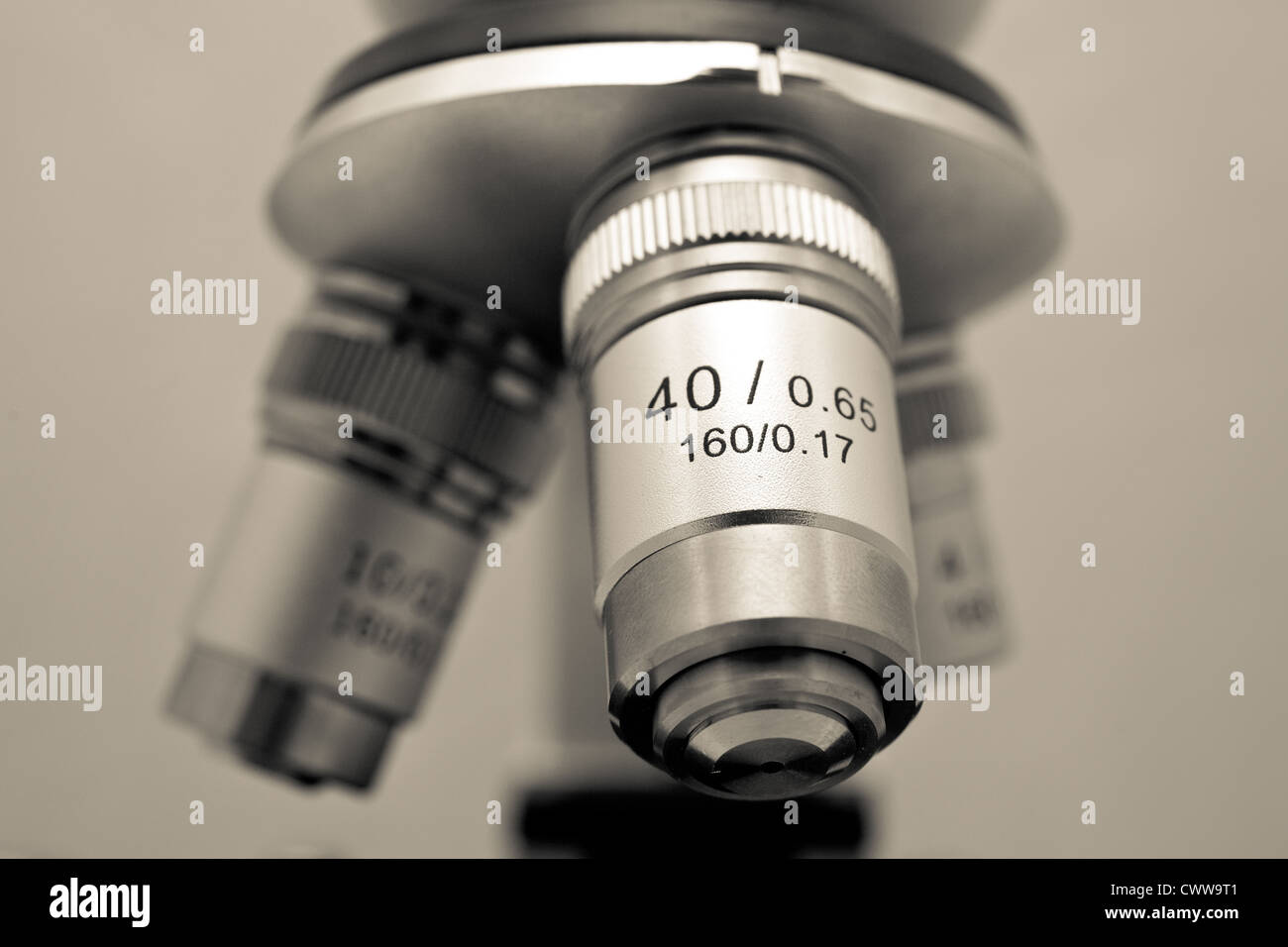 Microscope turret hires stock photography and images Alamy