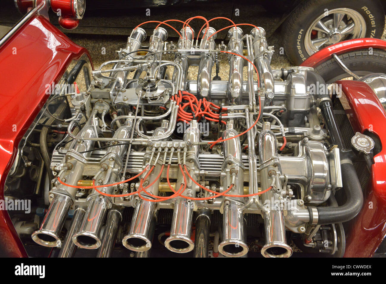 jaguar 12 cylinder engine