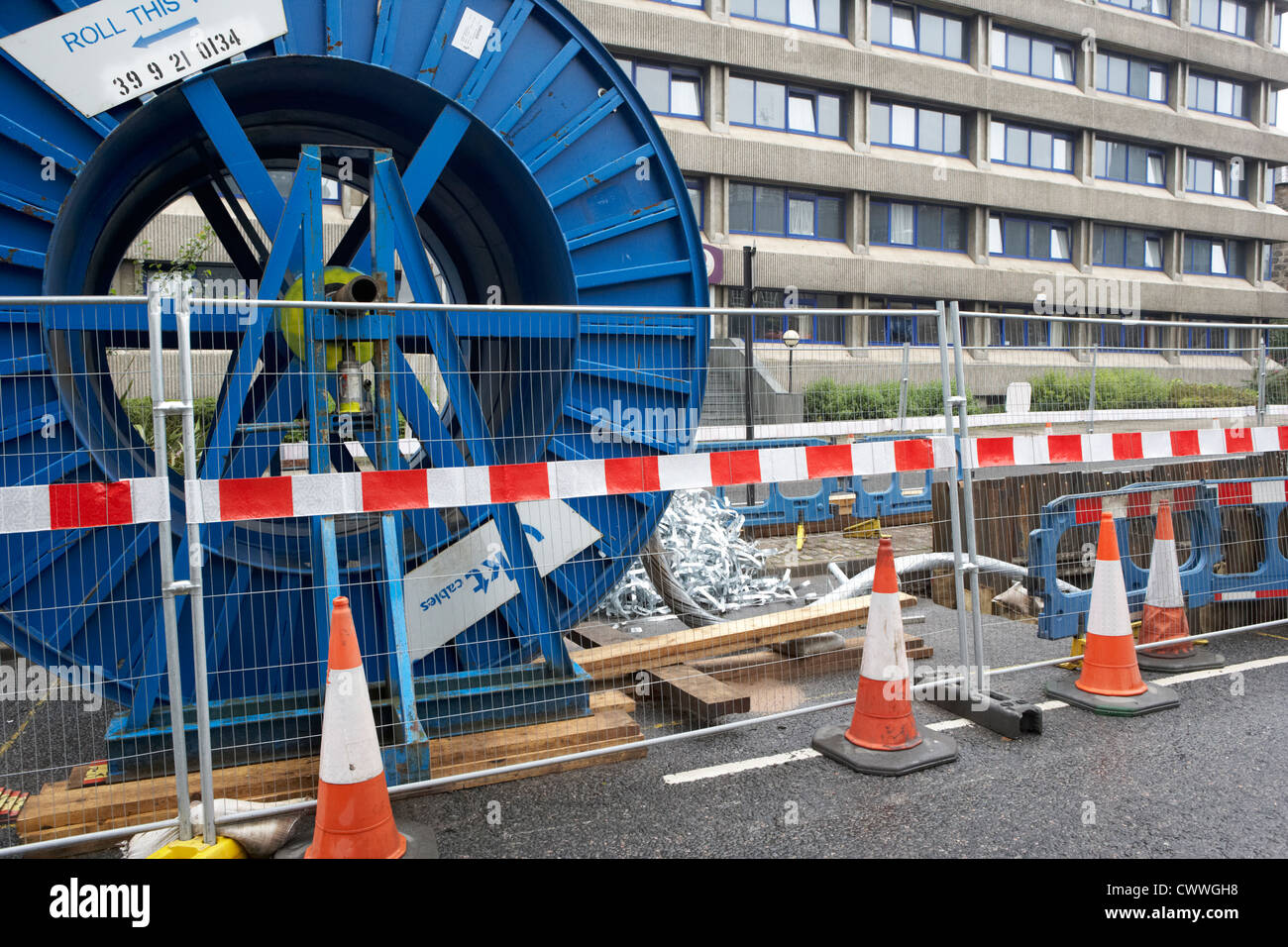 laying high voltage new electricity underground cables aberdeen city