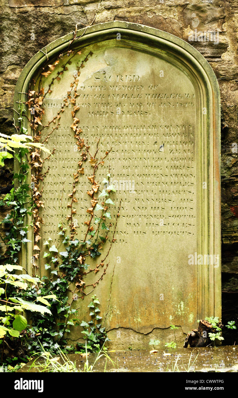 Old headstone hi-res stock photography and images - Alamy