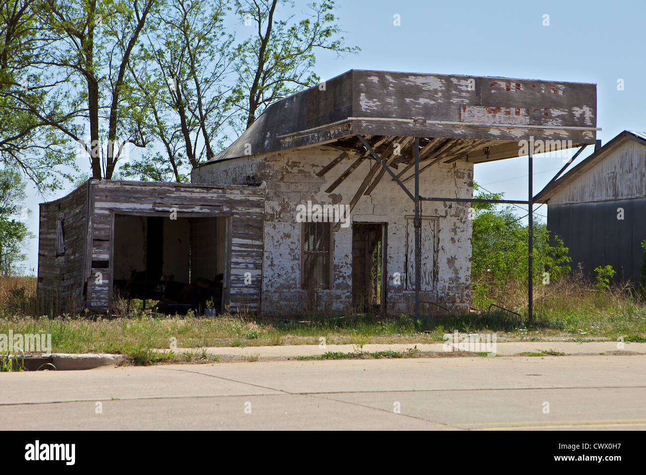Abandoned service station in Texola, Oklahoma Stock Photo Alamy