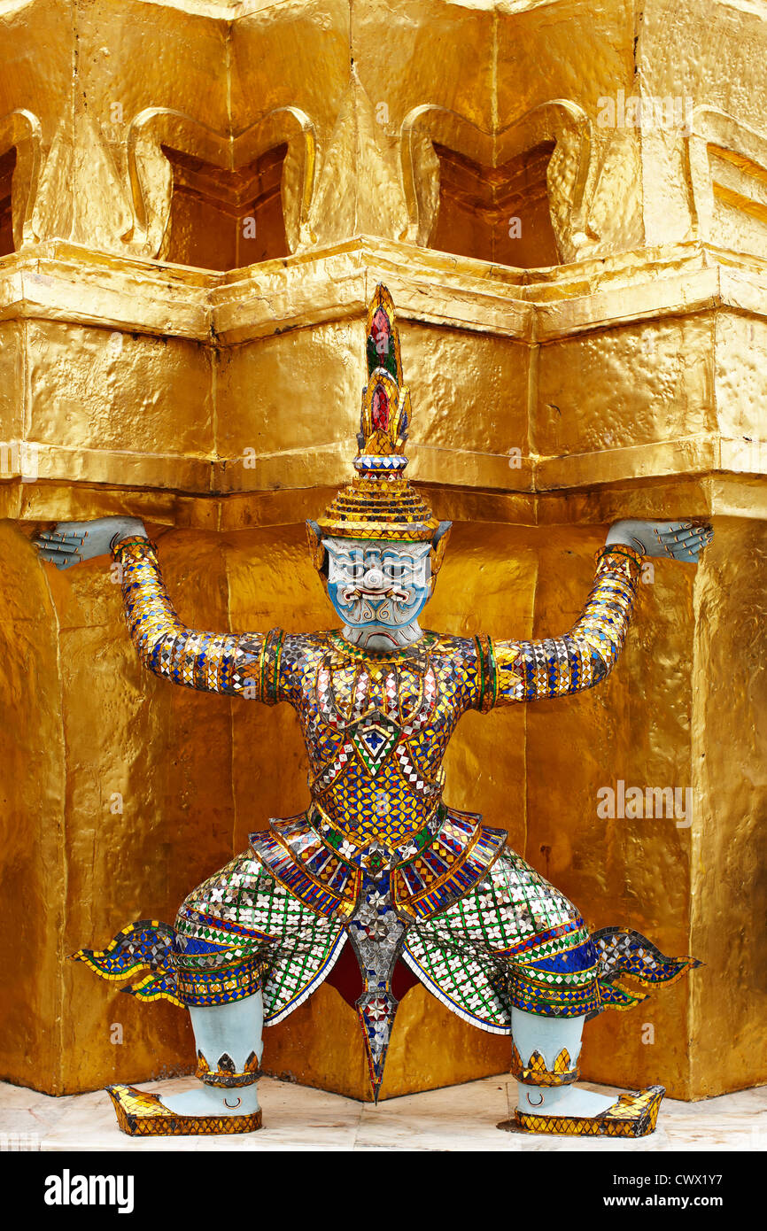 Statue with gold hires stock photography and images Alamy
