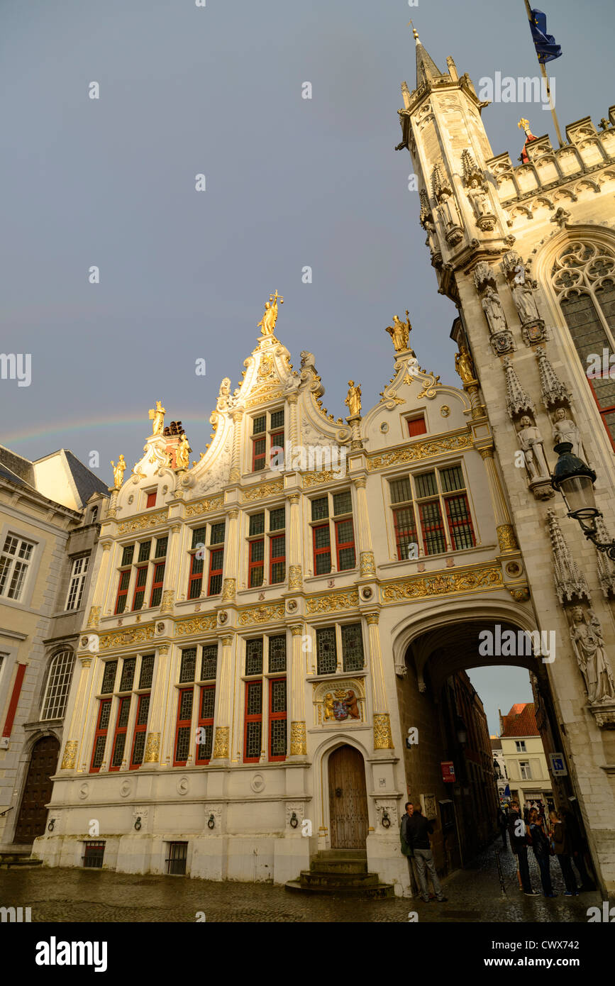 Bruges gold buildings hi-res stock photography and images - Alamy