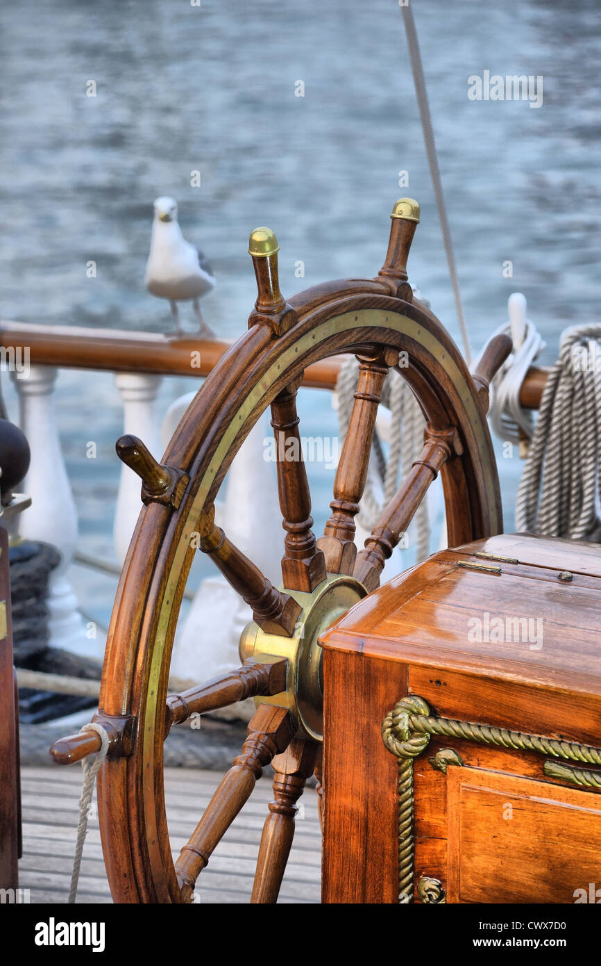 steering wheel sailboat Stock Photo Alamy