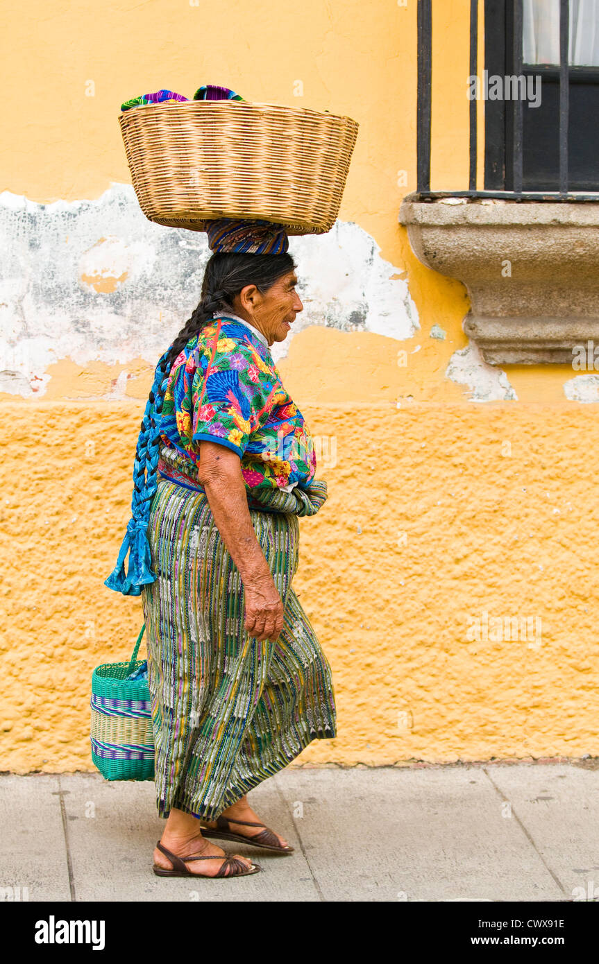 Woman basket on head guatemala hi-res stock photography and images - Alamy