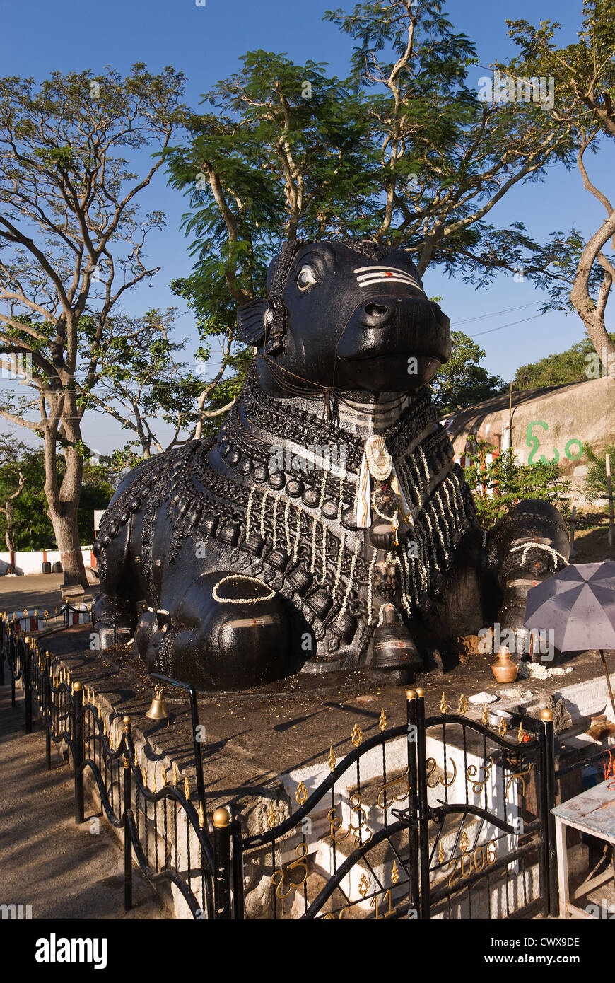 Elk201-2195v India, Karnataka, Mysore, Chamundi Hill, Nandi statue Stock Photo