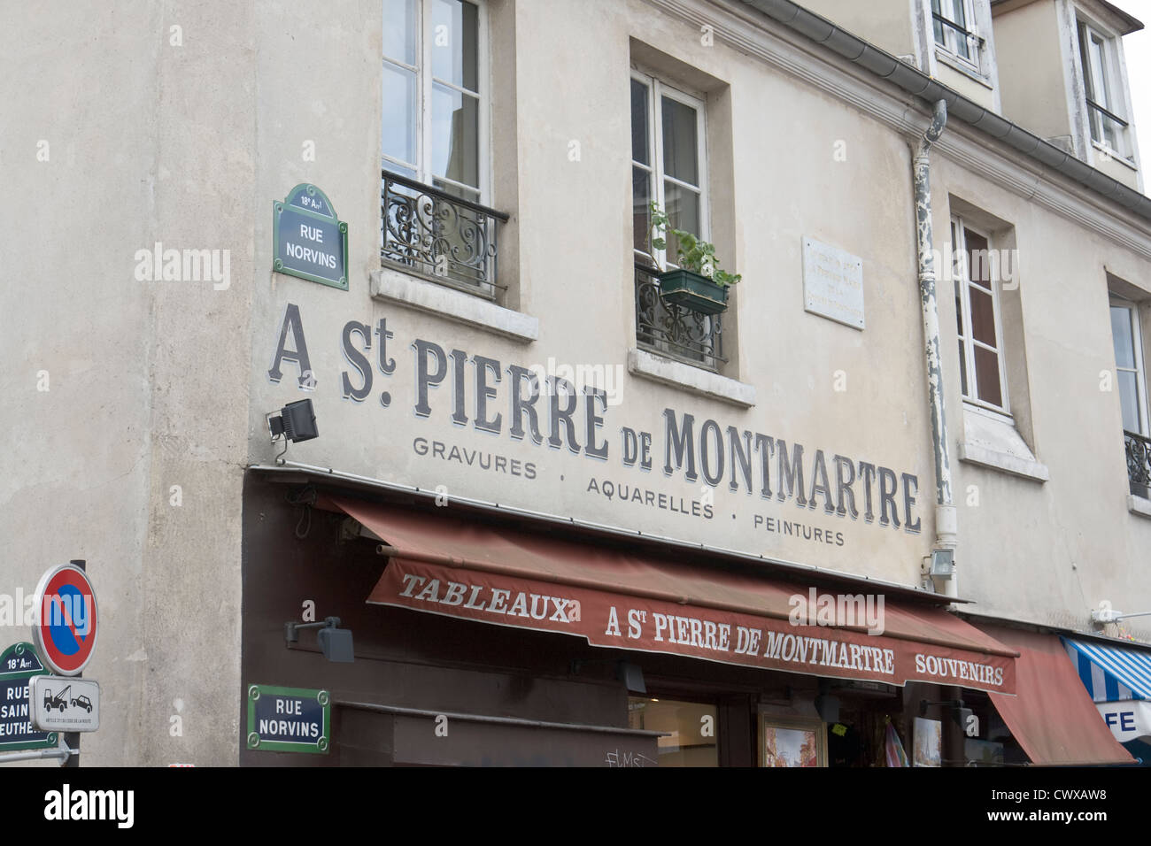 Art shop in Paris Stock Photo Alamy