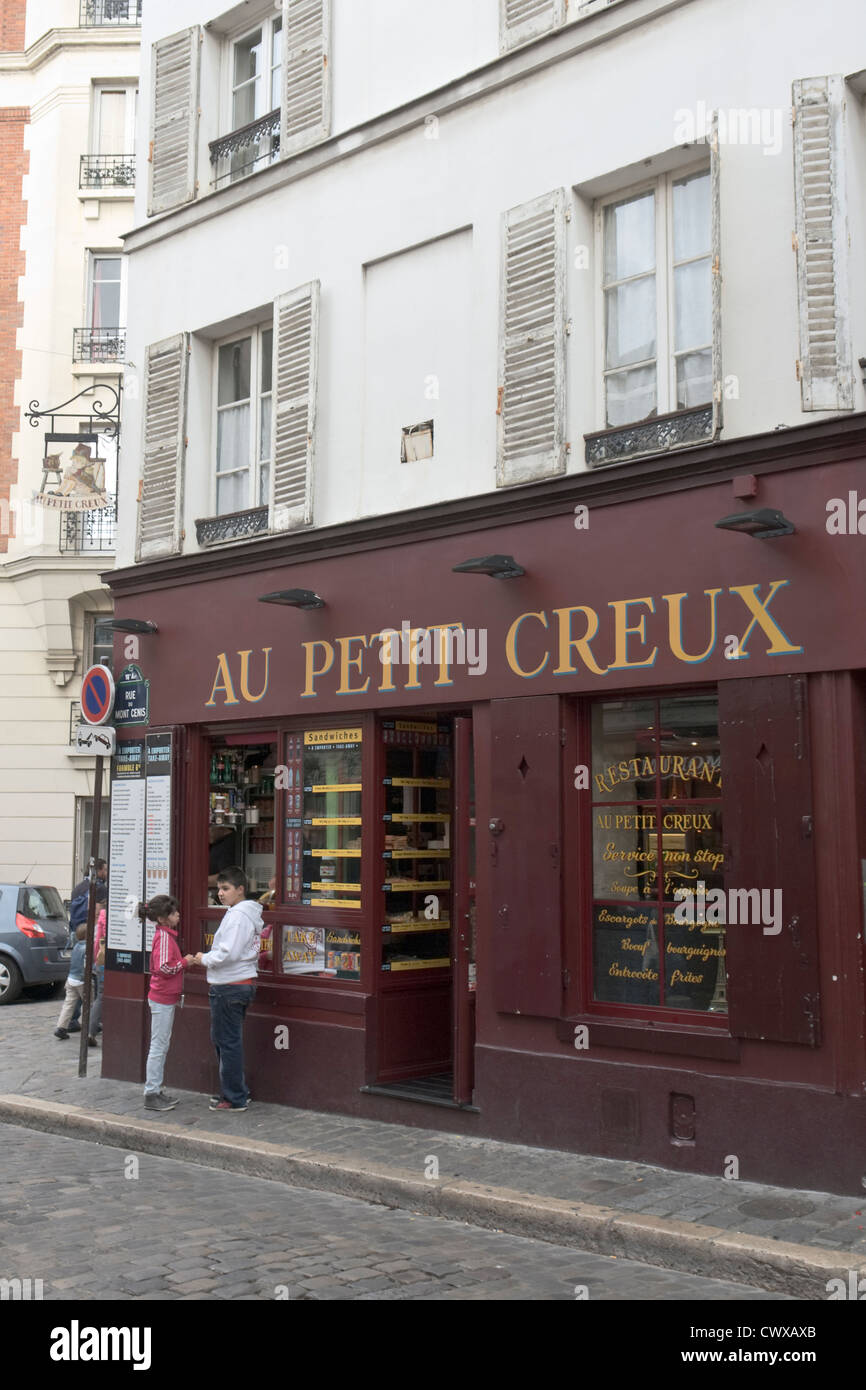 Restaurant in Montmartre, Paris Stock Photo Alamy