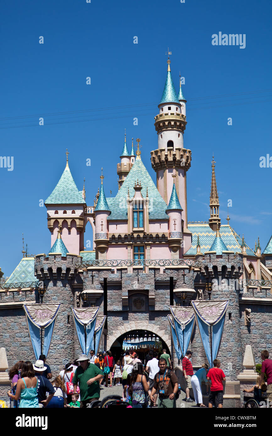 Retro Disney favorite photo: A shot of 'Sleeping Beauty' castle in Paris –  A GATOR IN NAPLES