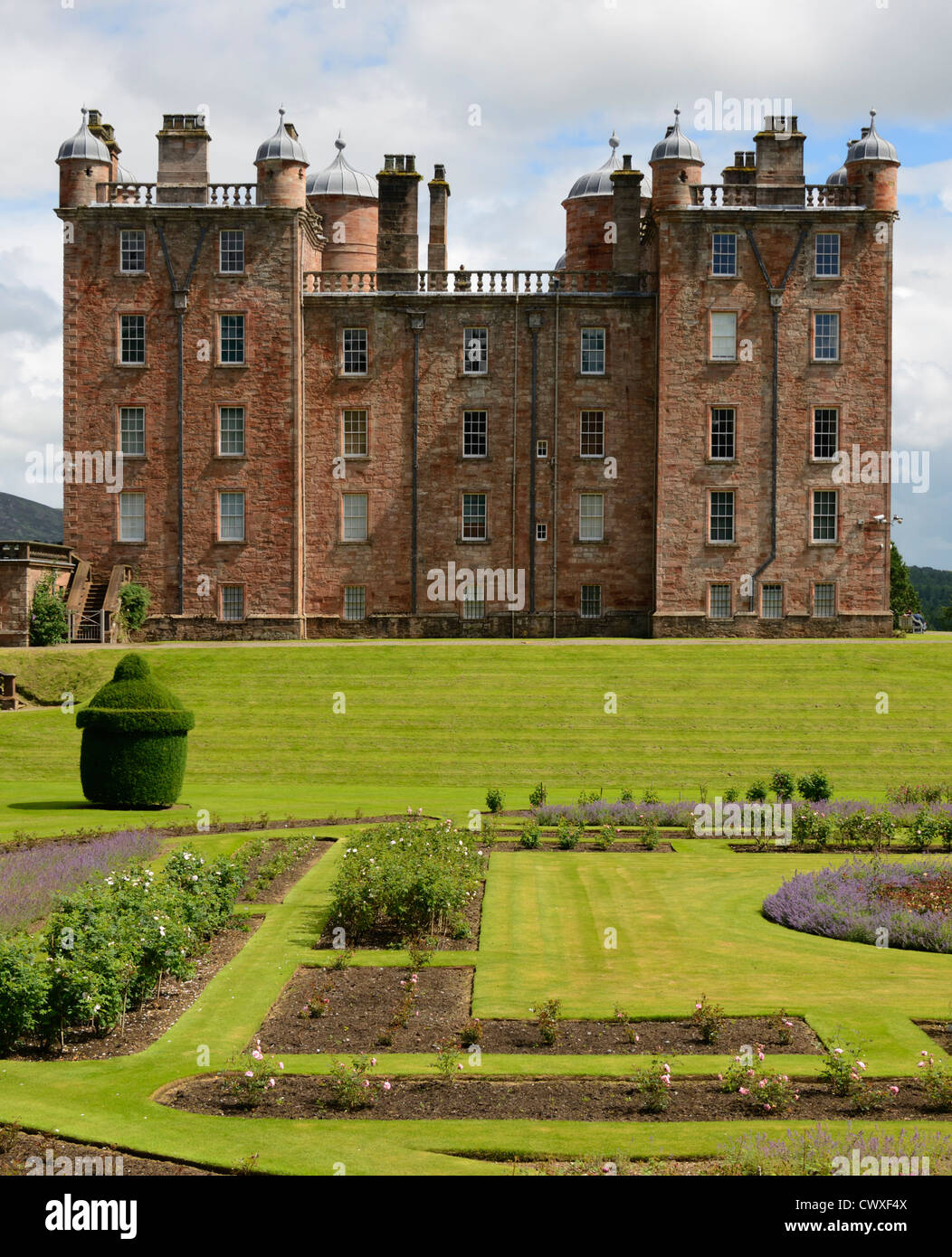 Drumlanrig castle hires stock photography and images Alamy