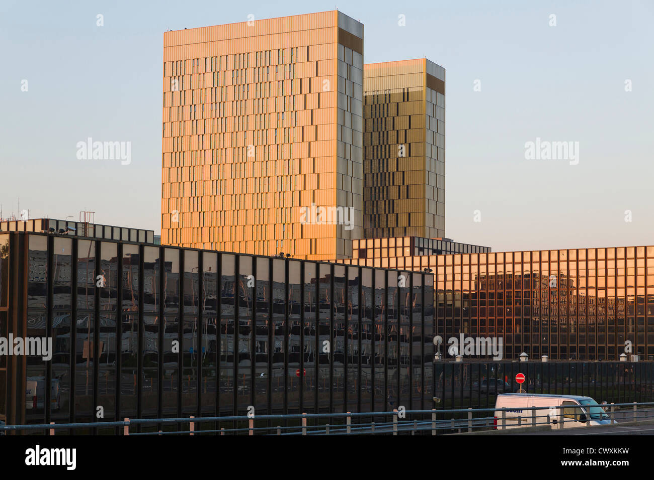 Luxembourg City - Batiment Jean Monnet of the European Commission and the  two towers of the European Court of justice Stock Photo - Alamy