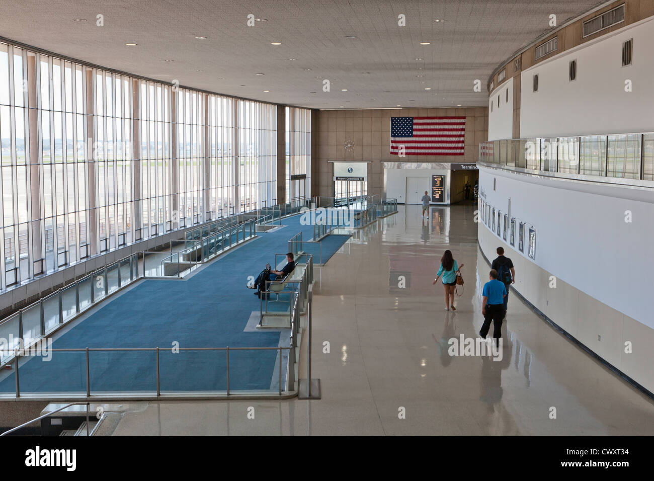 Ronald Reagan National Airport old terminal interior Stock Photo Alamy
