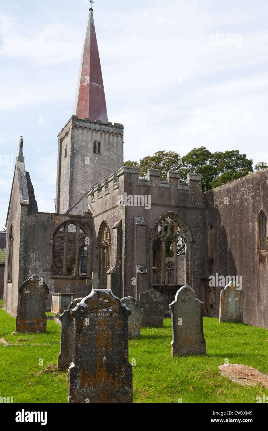 The ruins of Holy Trinity Church, destroyed by fire in 1992, Buckfastleigh, Devon Stock Photo