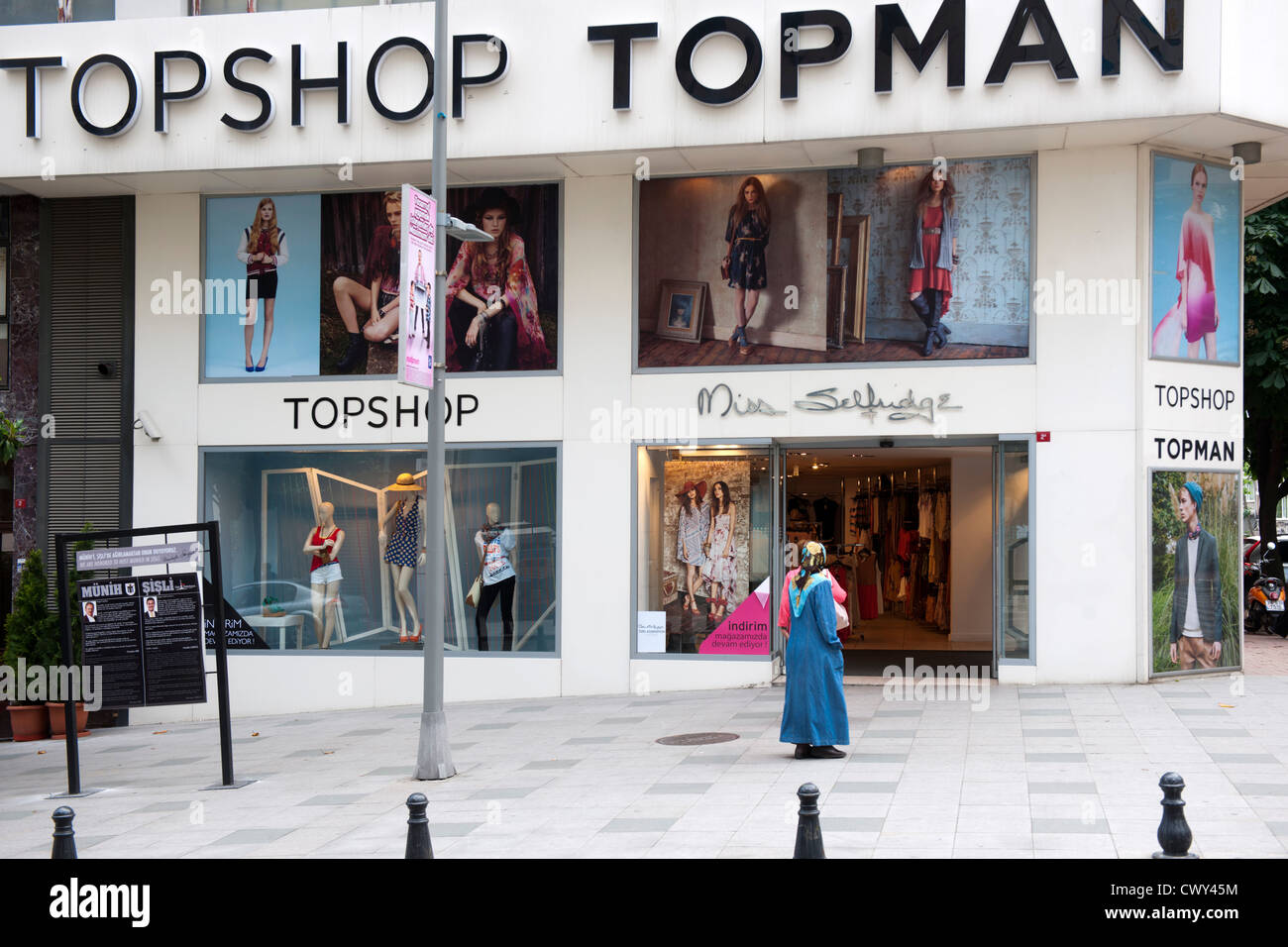 Türkei, Istanbul, Nisantasi, Vali Konagi Caddesi, Topshop Topman,  britisches Modelabel Stock Photo - Alamy