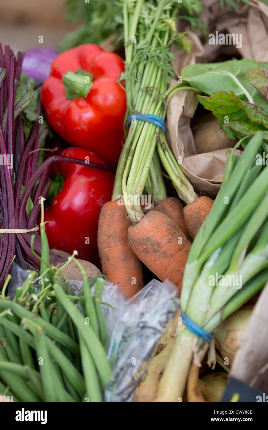 Organic produce on a market stall Stock Photo - Alamy