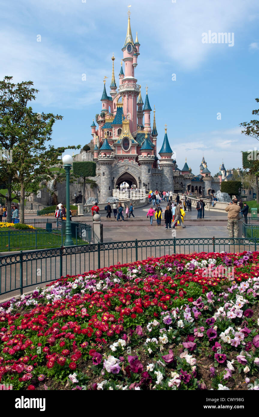 Marne-la-VallÃ©e, France - October 14, 2018: Sleeping Beauty Castle At Disneyland  Paris (Euro Disney), Marne-la-VallÃ©e, ÃŽle-de-France, France, Europ Stock  Photo - Alamy