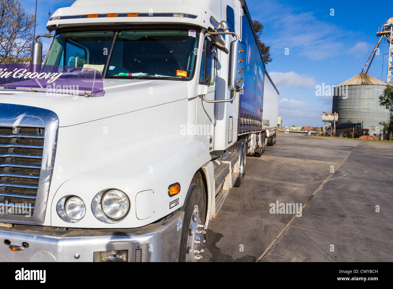 B double truck hires stock photography and images Alamy