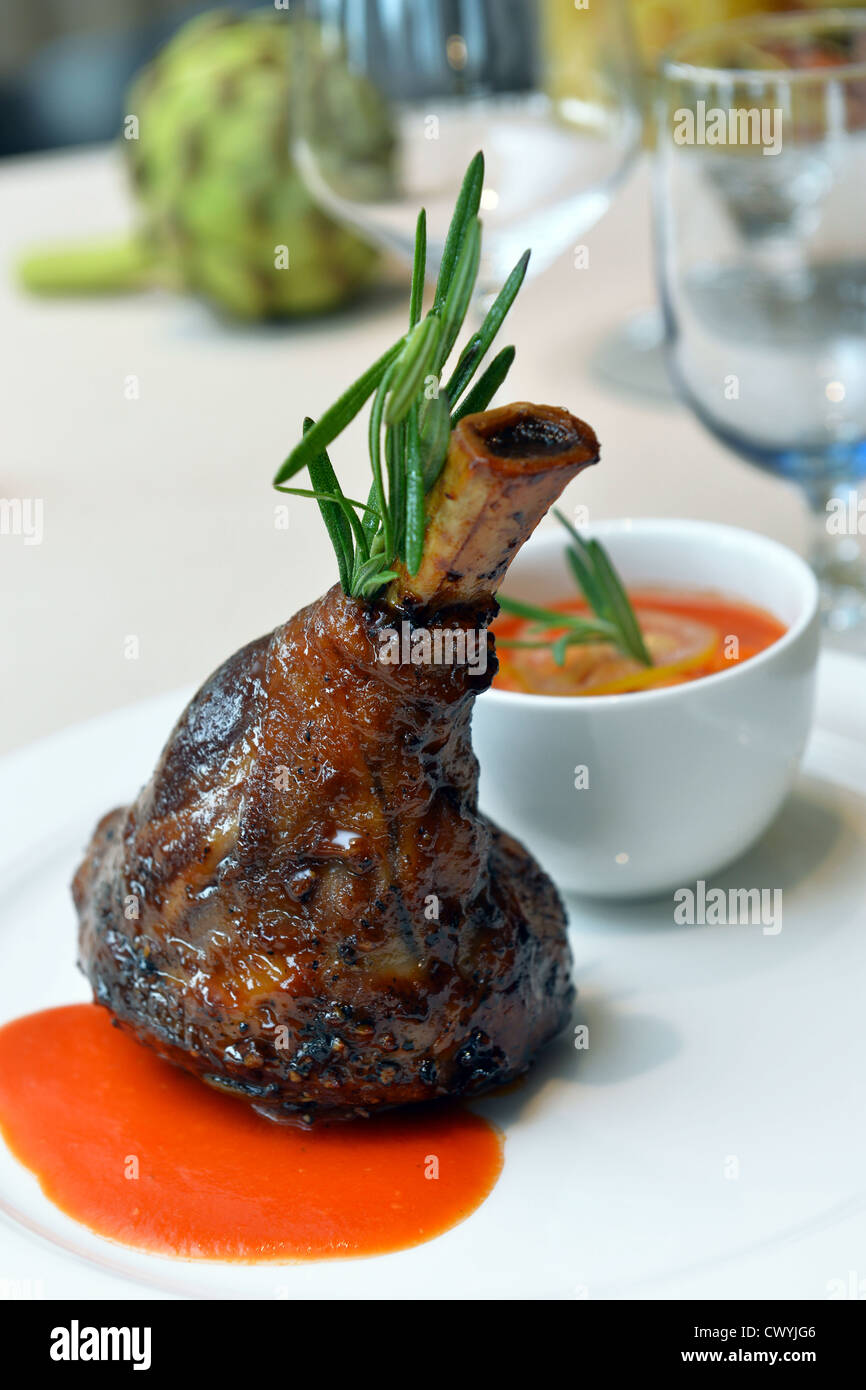 Roasted lamb shank bone hires stock photography and images Alamy