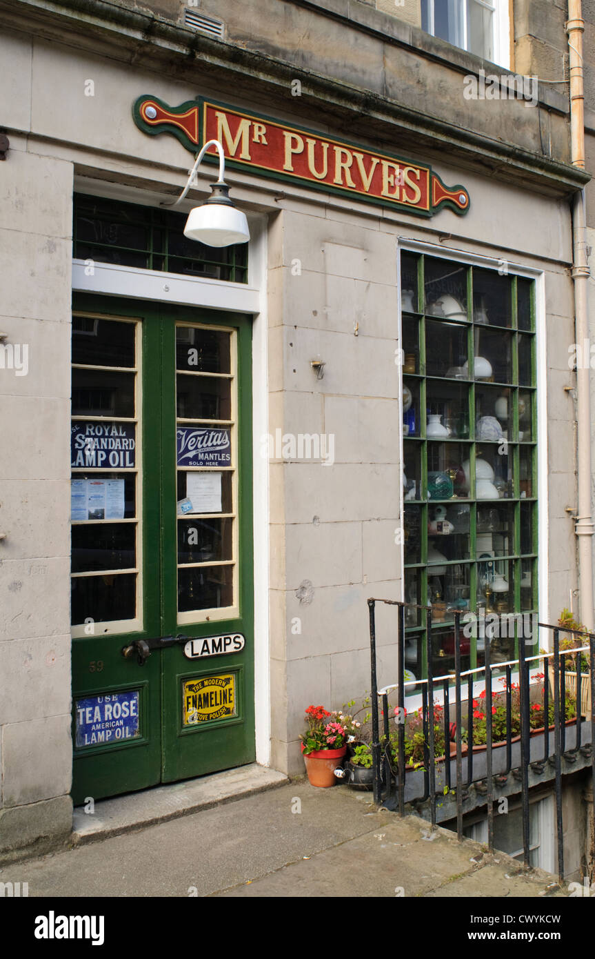 Mr Purves Lamp Emporium in St. Stephen's Street, Edinburgh Stock Photo