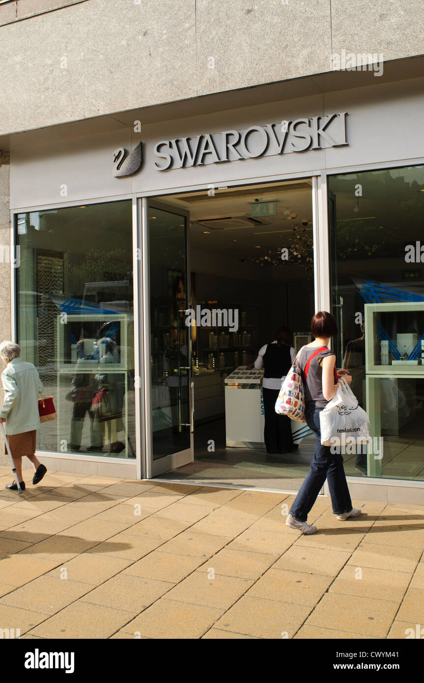 Shops in Princes Street, Edinburgh Stock Photo Alamy