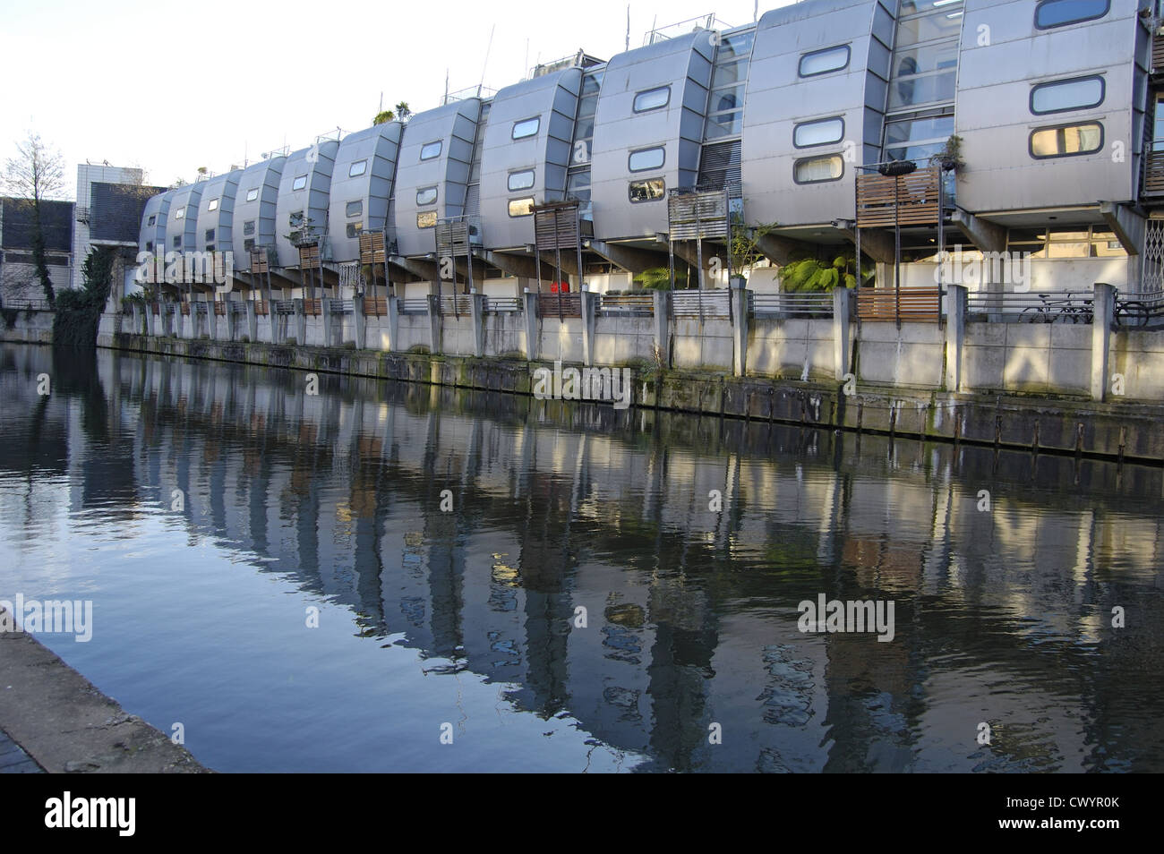 Canal side flats near Camden Lock in London, England Stock Photo Alamy