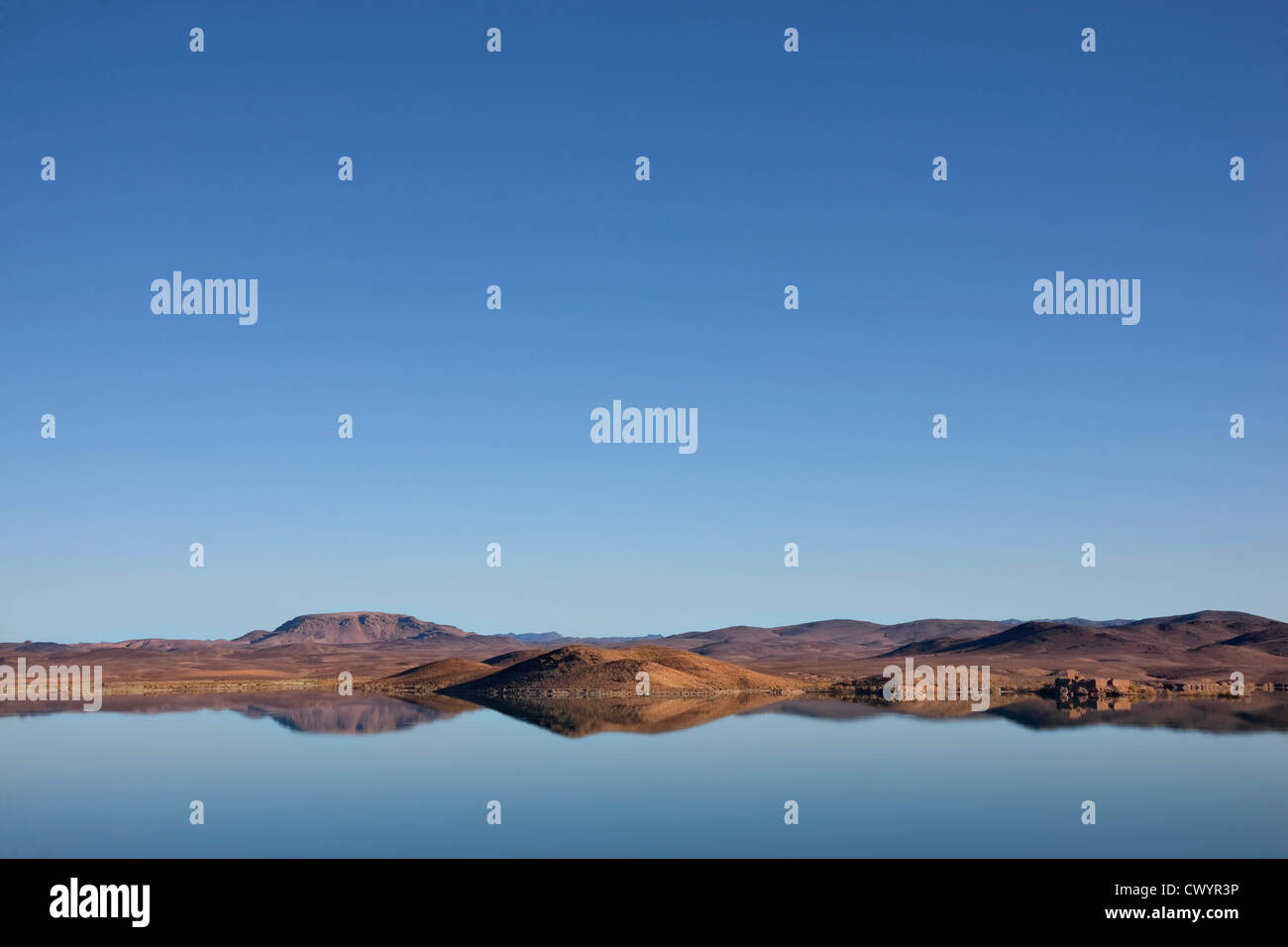 Clear lake reflections hi-res stock photography and images - Alamy
