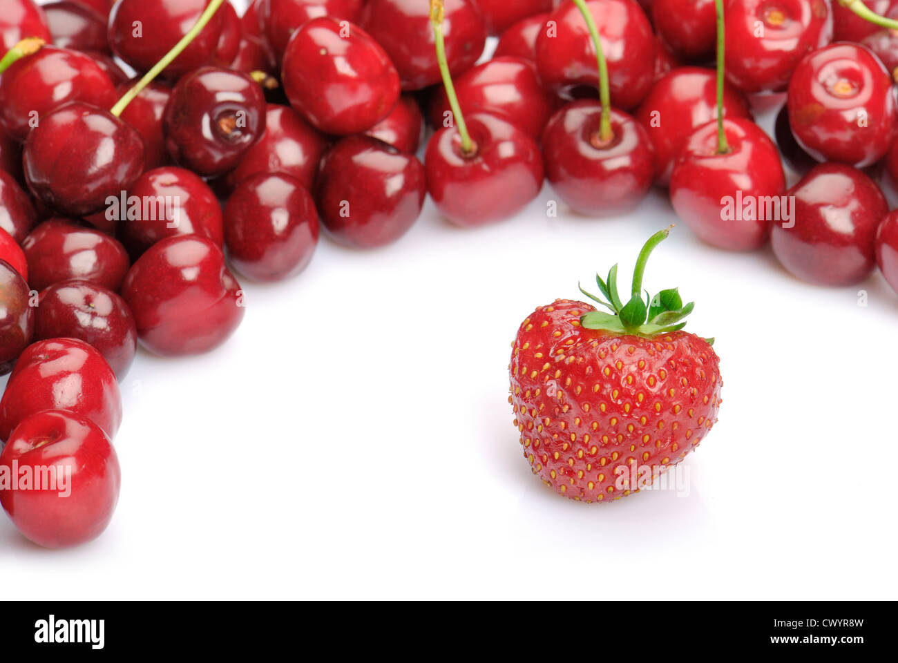 One ripe red strawberry hi-res stock photography and images - Alamy