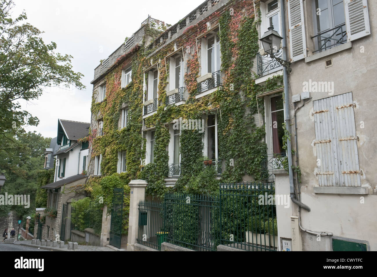 Ivycovered house,Montmartre, Paris Stock Photo Alamy