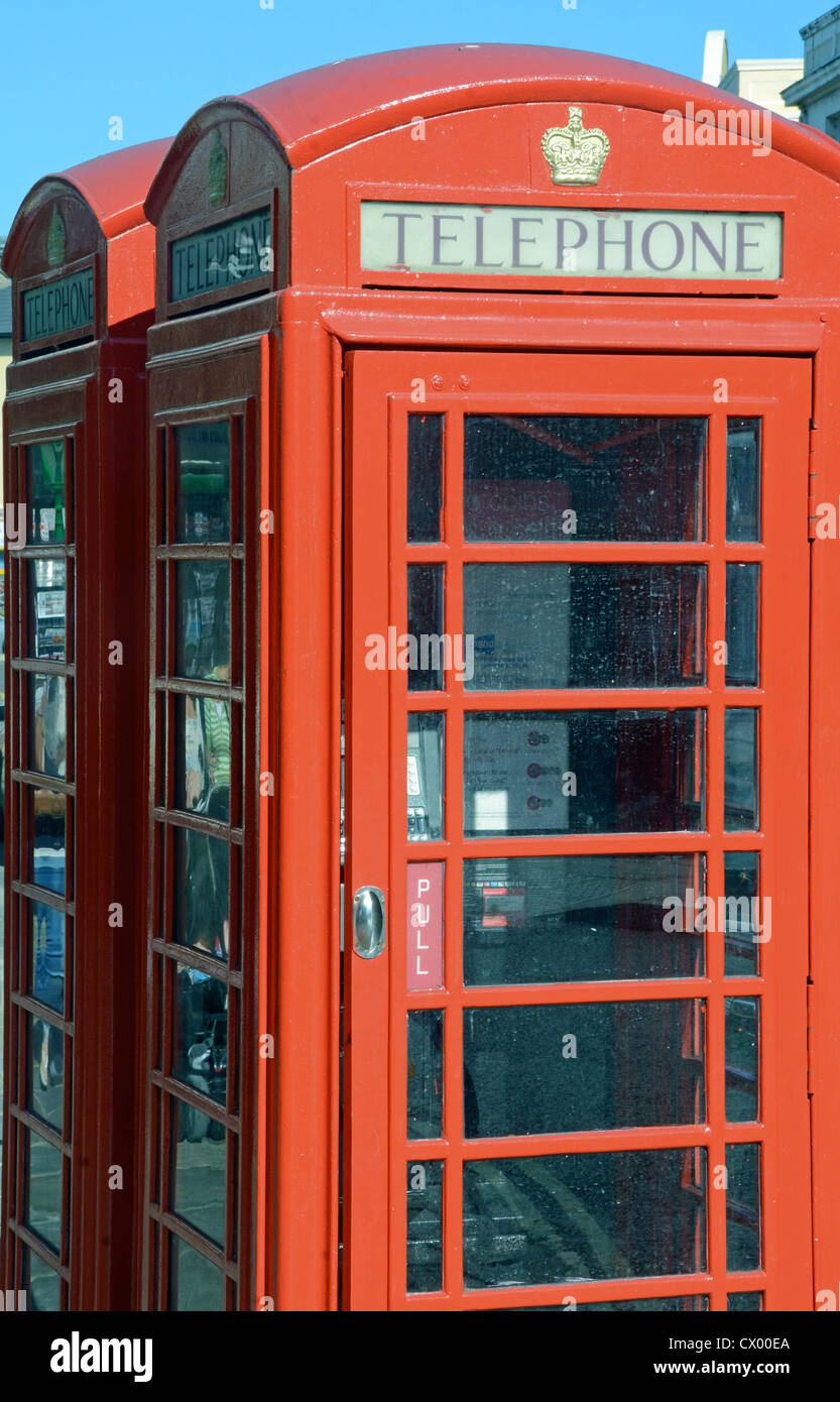 Royal crest telephone box hires stock photography and images Alamy