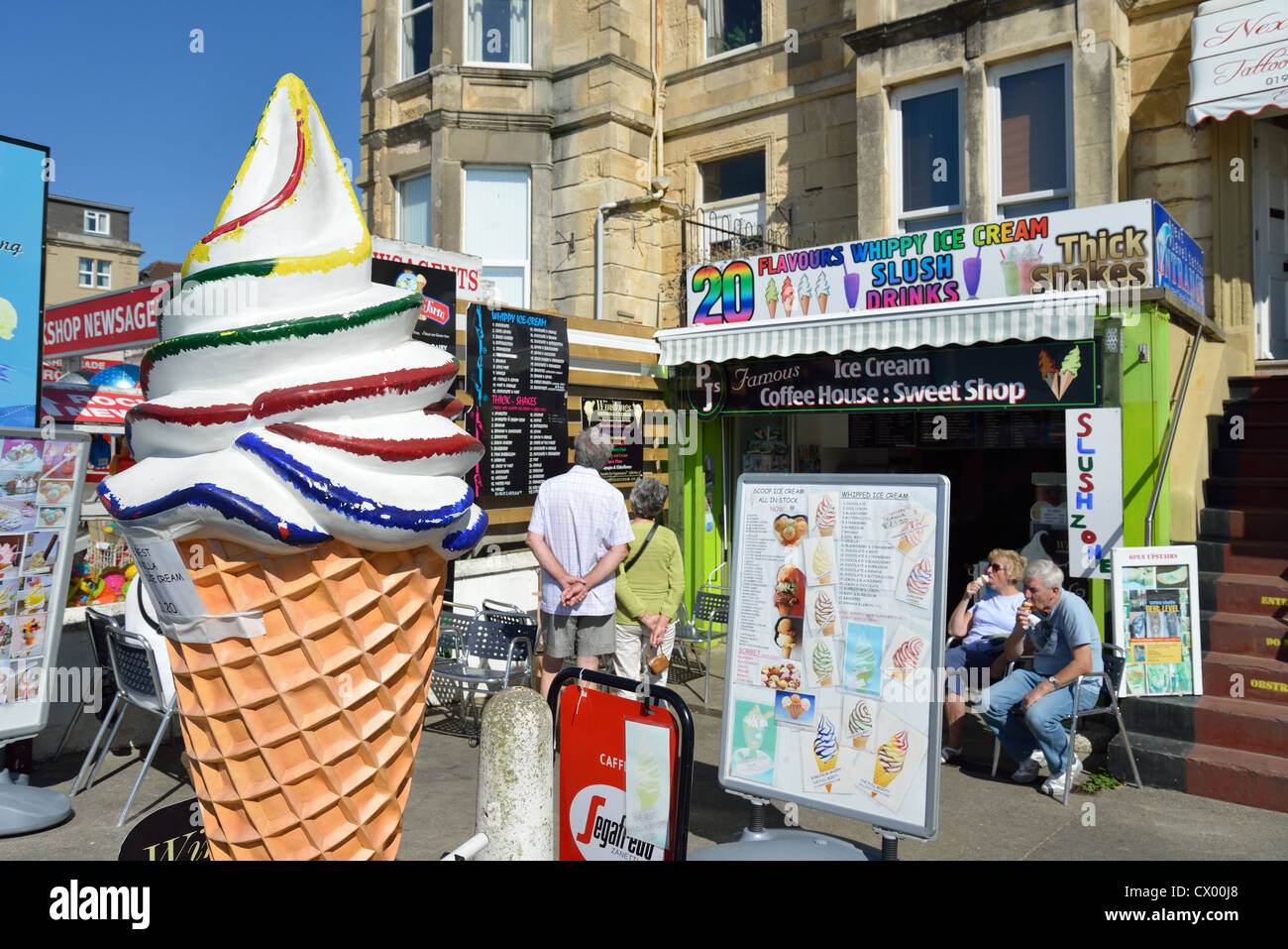 Ice-cream kiosk on Marine Parade, Weston-Super-Mare, Somerset, England, United Kingdom Stock Photo