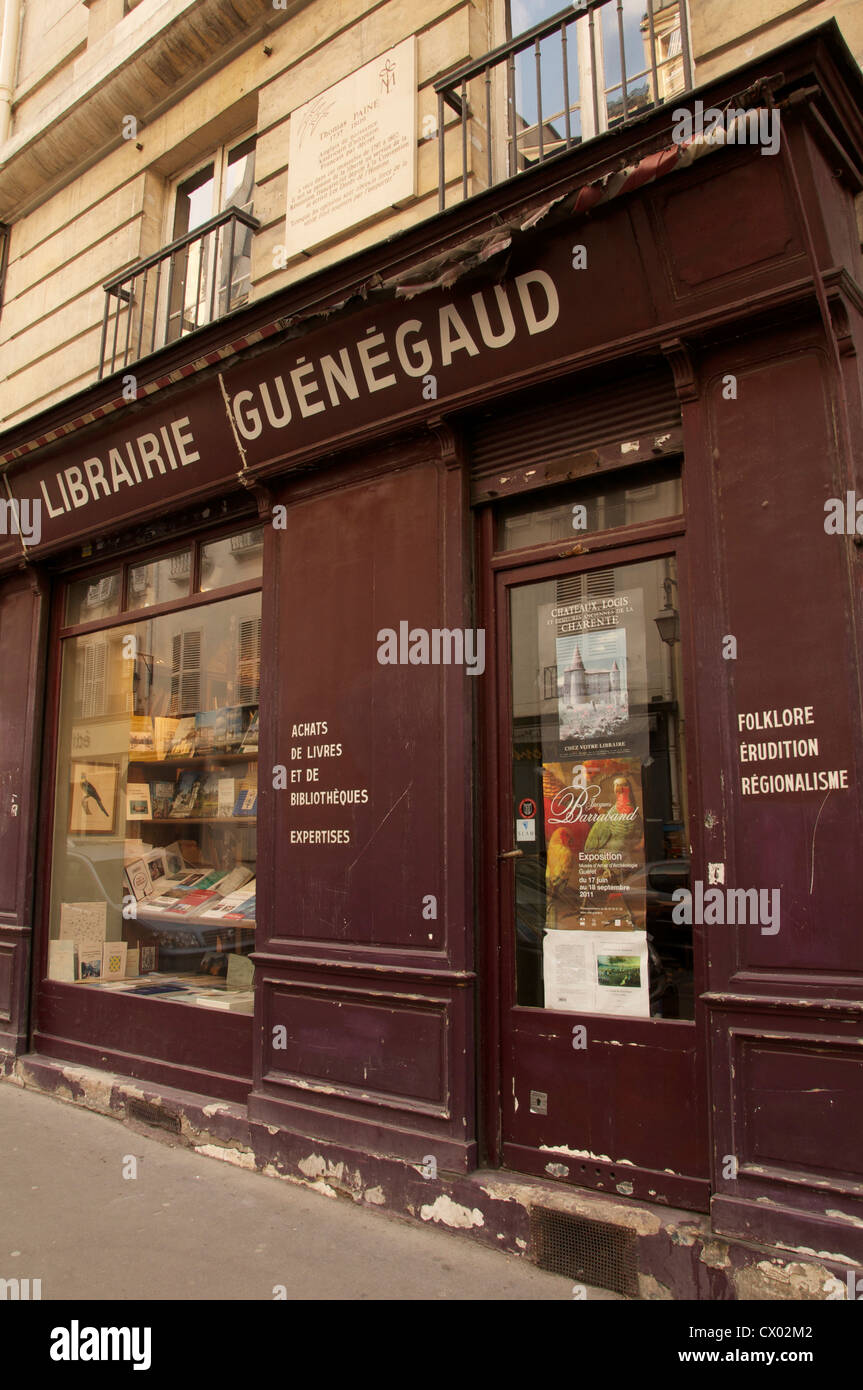 The Librairie Guénégaud, a Left Bank bookshop in Paris. The revolutionary activist Thomas Paine lived here from 1798 until 1802. France. Stock Photo