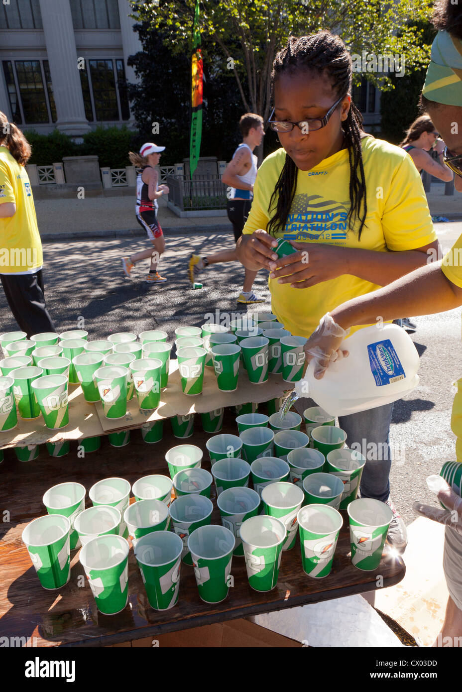 Water Station Marathon High Resolution Stock Photography and Images Alamy
