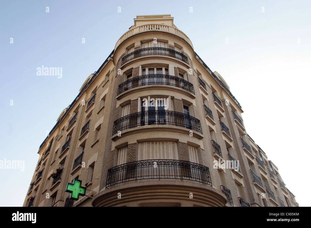 Apartments in a Paris Montmartre Stock Photo Alamy