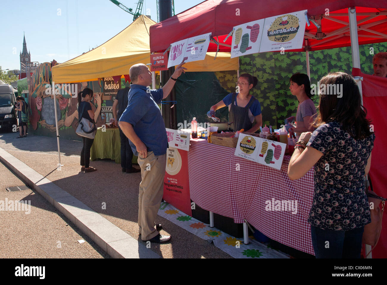 Street food vendor in Kings Cross London Stock Photo Alamy