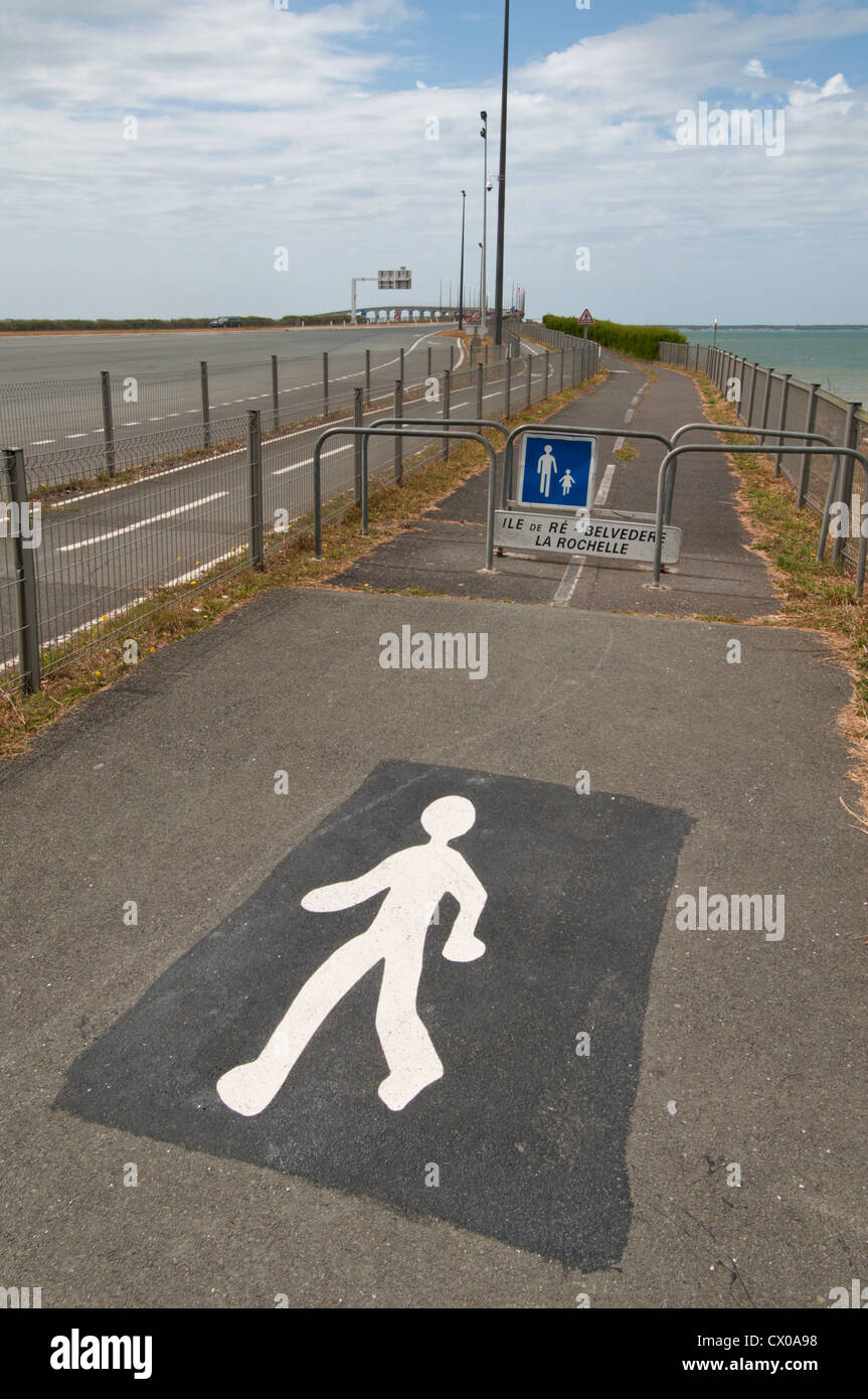 Pedestrian crossing to Île de Ré, Charente-Maritime, Poitou-Charentes, France. Stock Photo