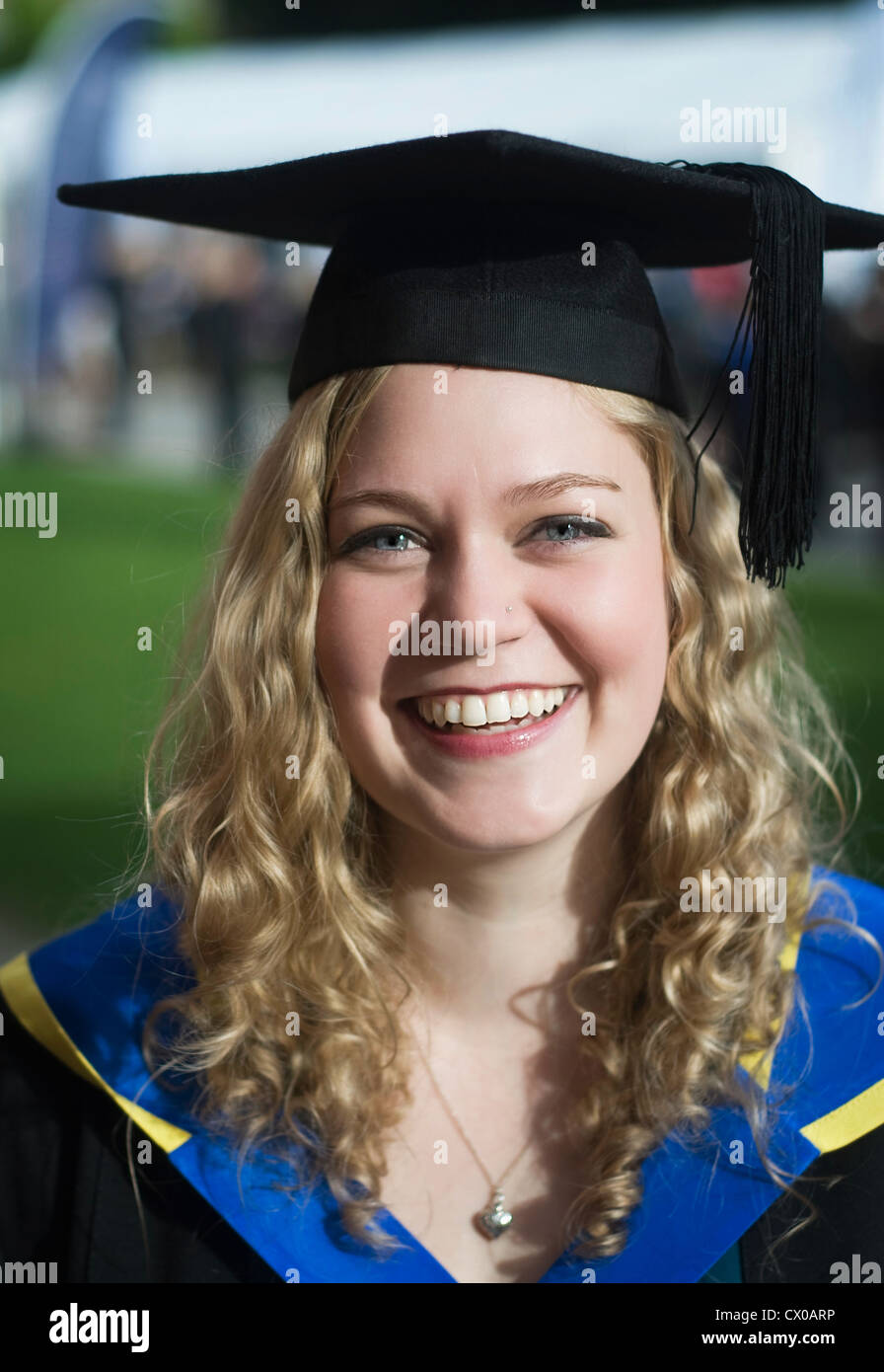 Graduation uk students hires stock photography and images Alamy