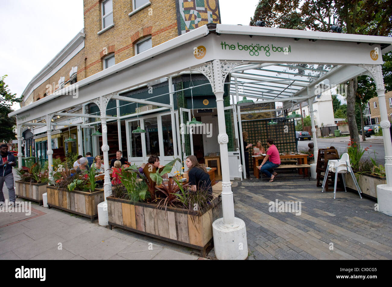 The Begging Bowl Thai restaurant in Bellenden Road, Peckham, London, Britain Stock Photo