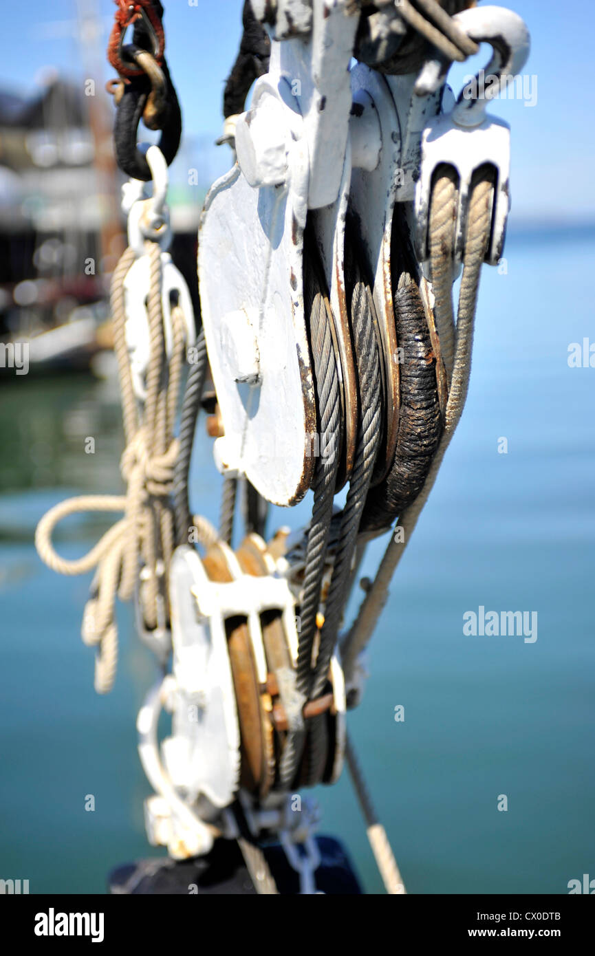 Running rigging hi-res stock photography and images - Alamy
