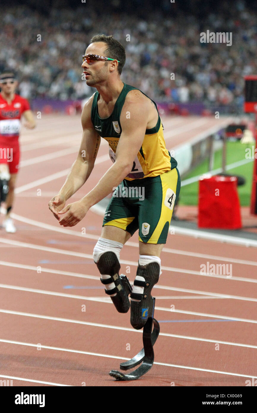 Oscar Pistorius Celebrates After Winning The Gold Medal In The Men s 