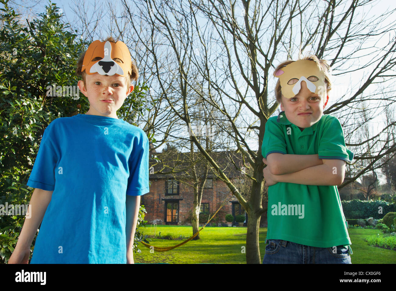 Two kids making funny faces hi-res stock photography and images - Alamy
