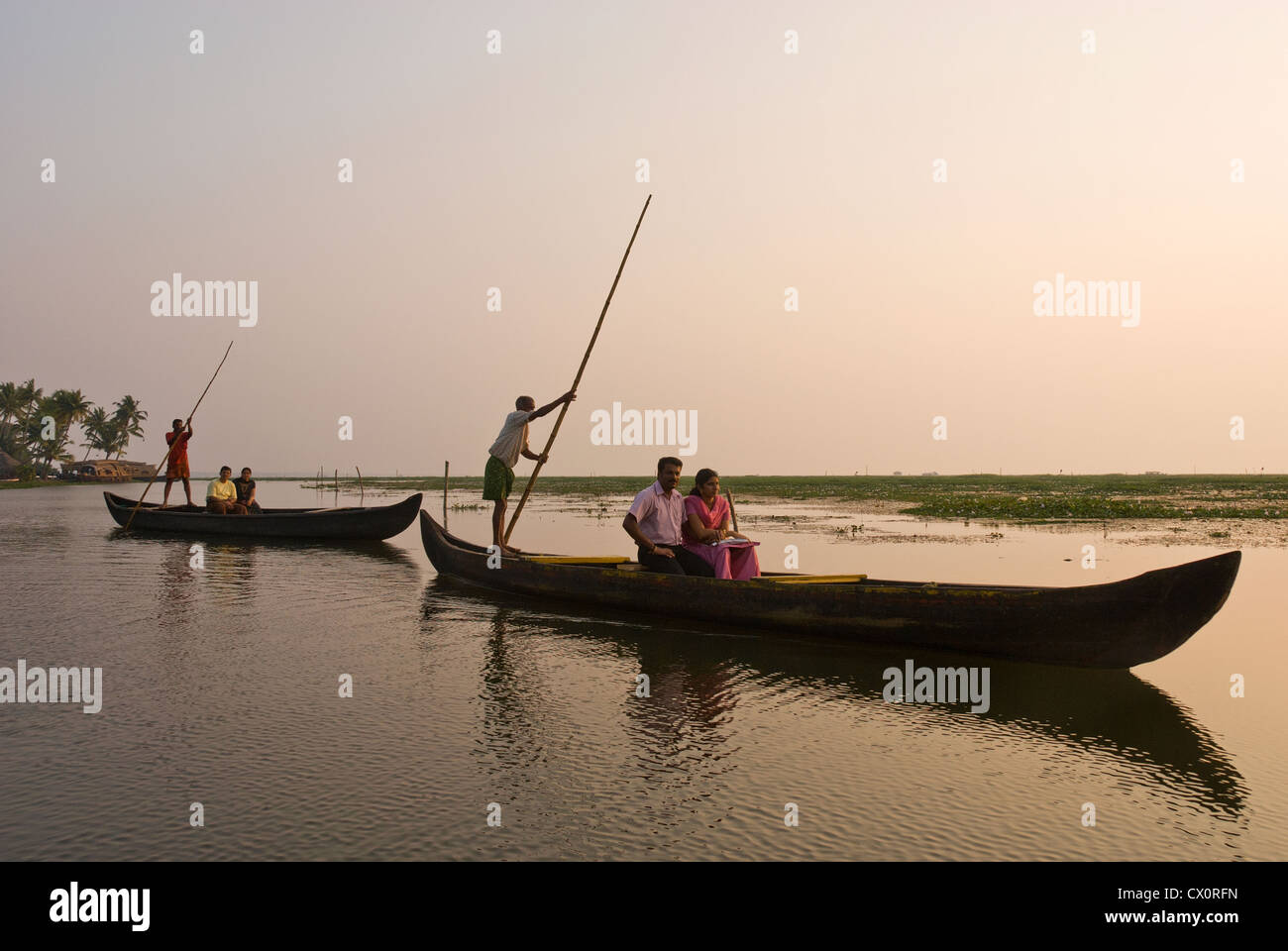 Elk201-3219 India, Kerala, Kottayam, Lake Vembanad, sunset canoe ride Stock Photo