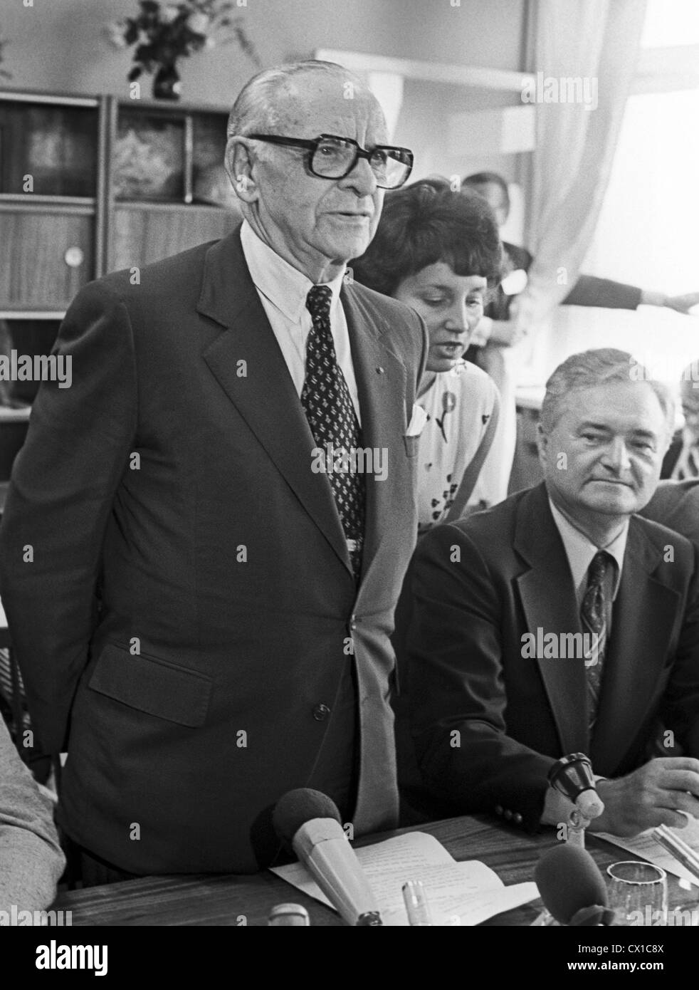 Armand Hammer High Resolution Stock Photography and Images Alamy