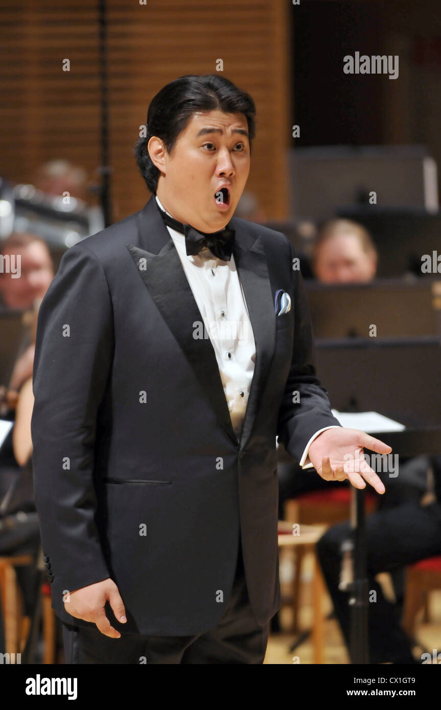 Bass Baritone High Resolution Stock Photography and Images Alamy