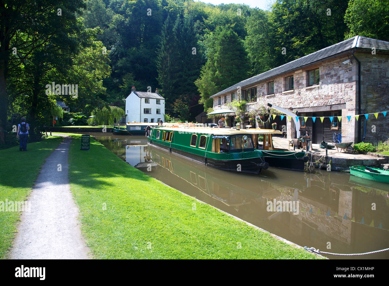 Narrow boats on Monmouthshire and Brecon Canal at Llanfoist Wharf, near Abergavenny, Monmouthshire, UK Stock Photo