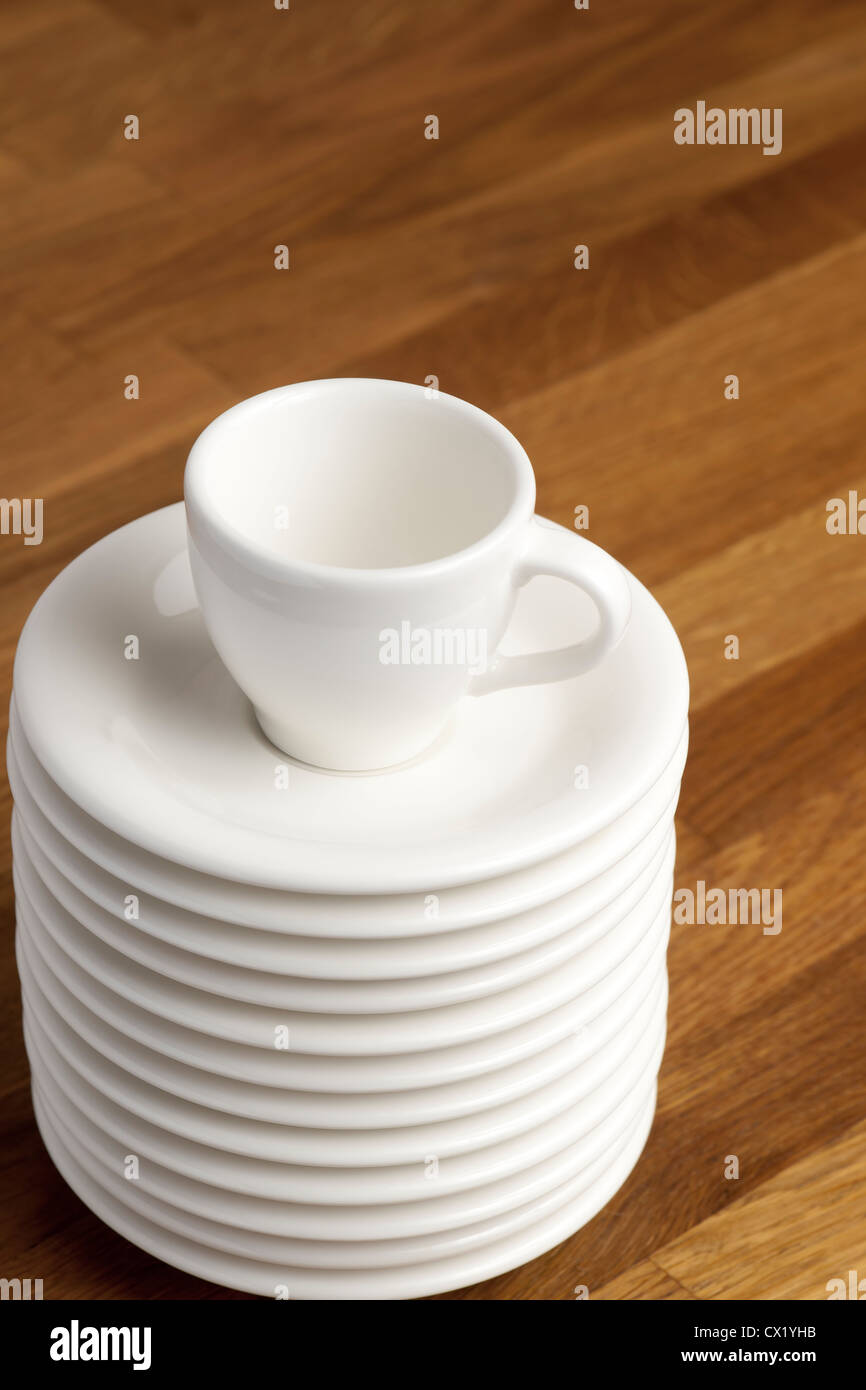 Pile of saucers hires stock photography and images Alamy
